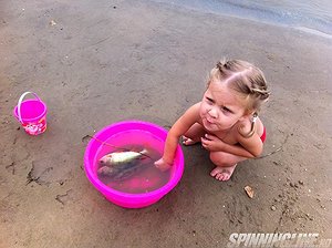 Изображение 1 : Фото на конкурс "Радость рыбачки". Мы с дочкой хотим розовый спиннинг!) Голосуем!