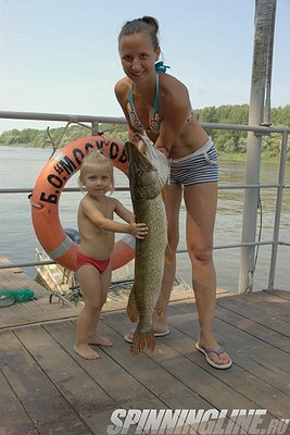 Изображение 1 : Фото на конкурс "Радость рыбачки". Мы с дочкой хотим розовый спиннинг!) Голосуем!